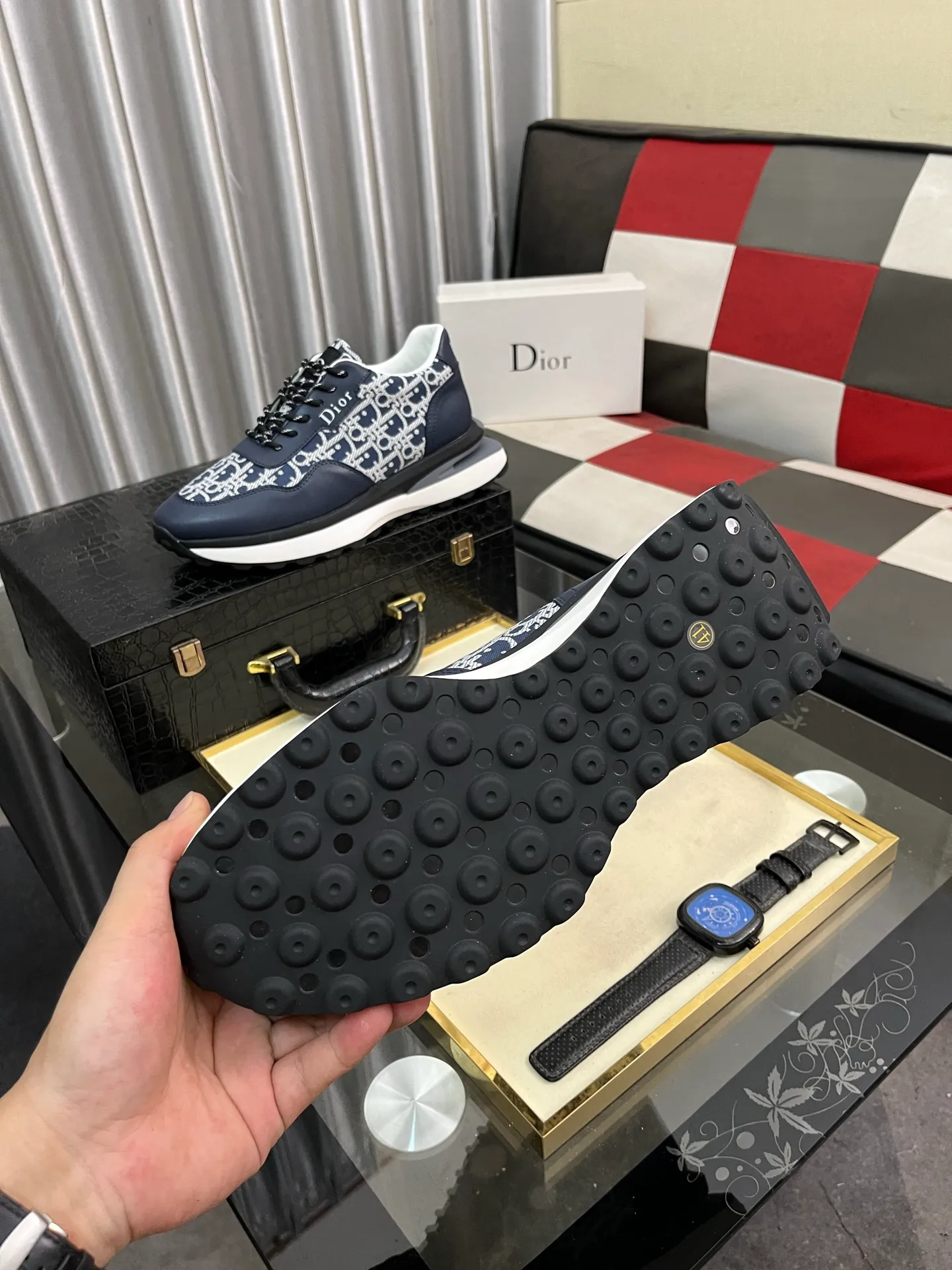 Men's Men's Shoes💰458⌚️⌚️Dior unique modern style sneakers. Counter purchasing 🏃casual leather shoes😍😍 original cowhide leather imported from Italy (refuses to discolor and grind feet) soles: original soles specially provided by the original factory, super cool😍 lace up and walk with wind👍 style design ⚠️ super comfortable and wear-resistant original soles. Just like shooting the real thing 🎬The real thing is better Code number: 38-443️⃣Colors available
